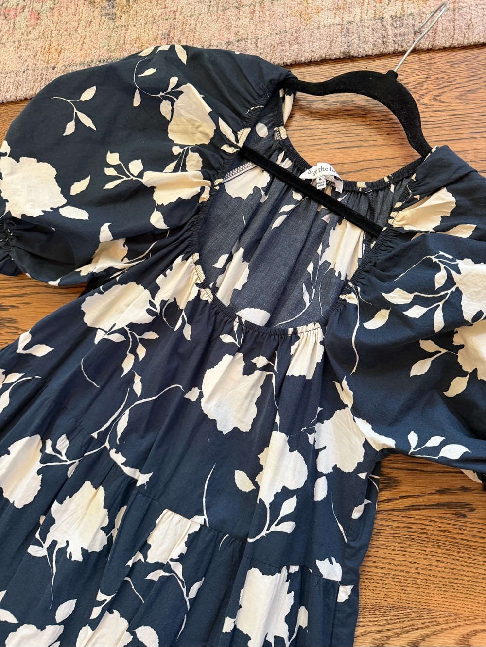 Black and White Floral Puff-Sleeve Maxi Dress medium - Picture 4 of 5